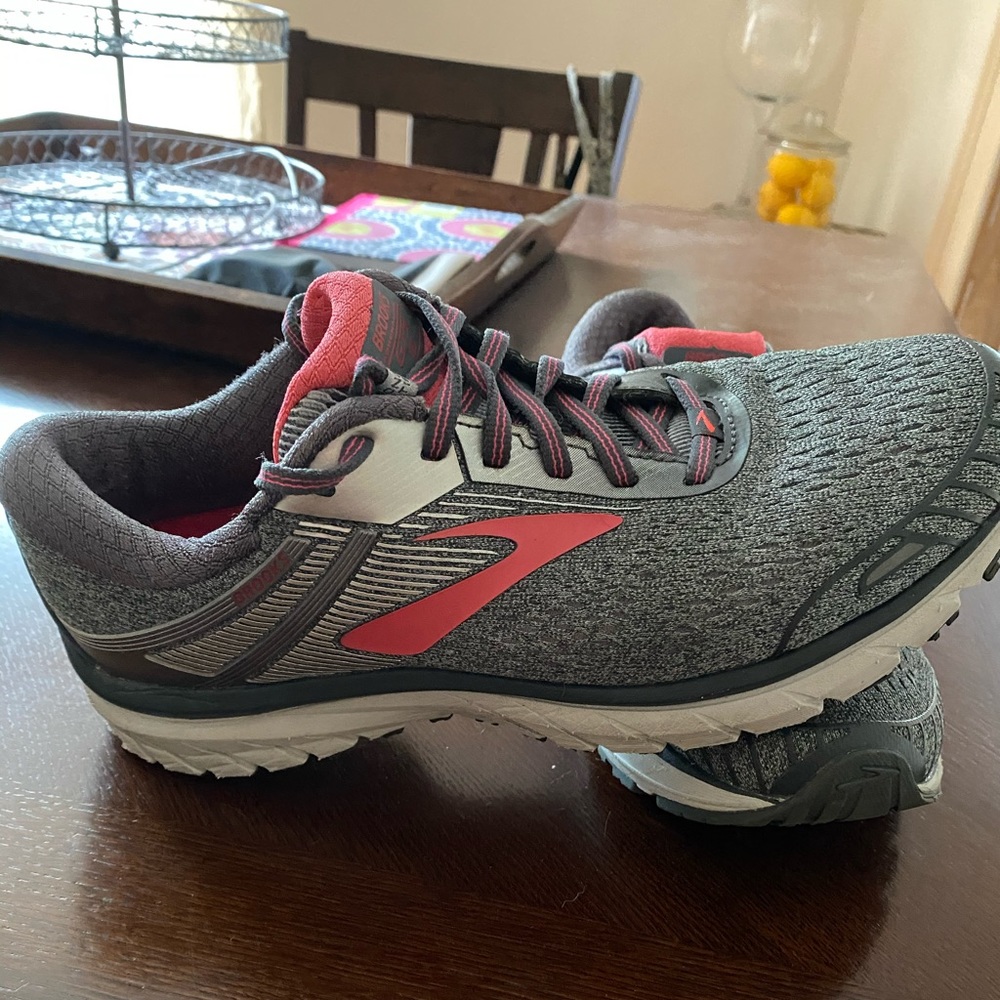 Brooks GTS 18